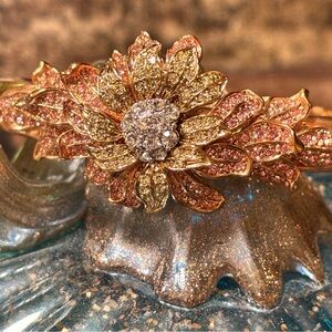 Nolan Miller Sparkling Picturesque Rose, Yellow & White Floral Oval Bang…